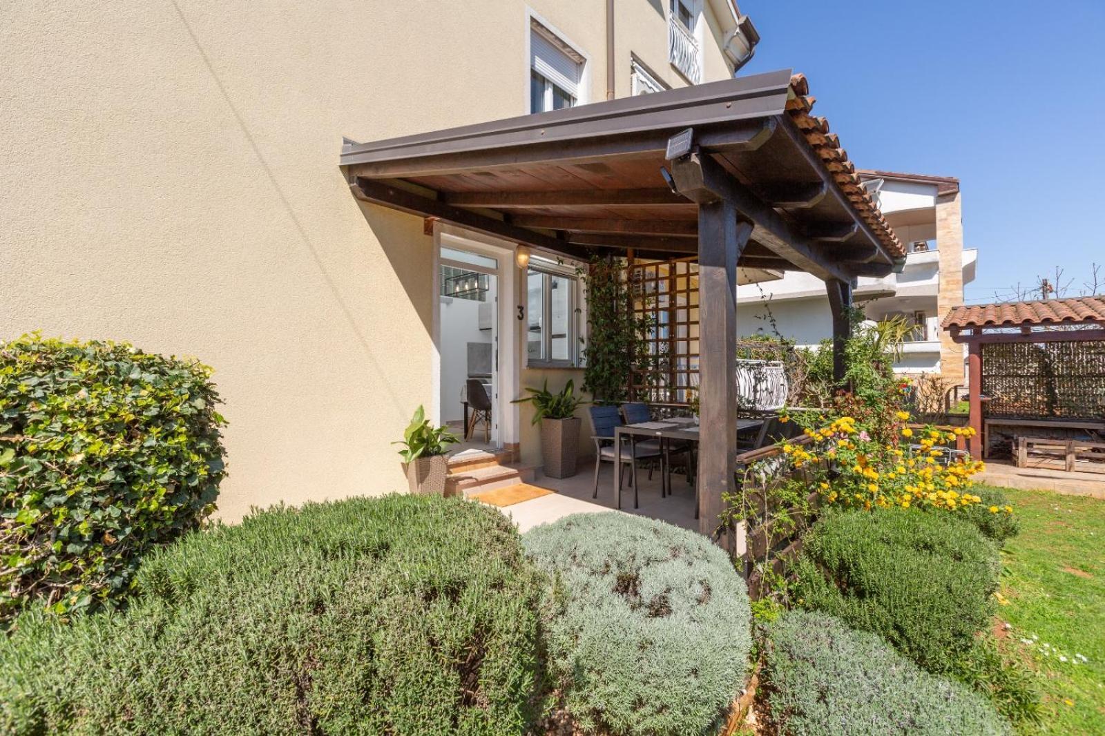Trbovic Apartments Peaceful Stay With Free Parking, Pet-Friendly, And Bike Storage In Umag Exterior photo